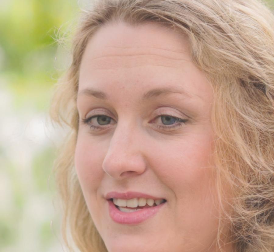 Portrait de Sophie Martin, formatrice spécialisée en gestion de patrimoine